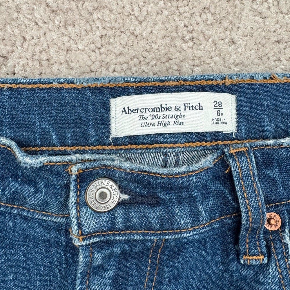 Abercrombie 90's Relaxed Straight Jeans - 28R - Picture 3 of 5